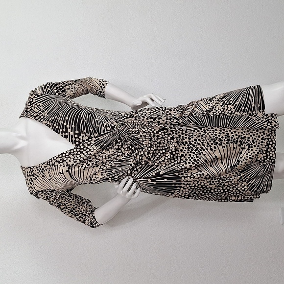 Trina Turk Tan Black Animal Esque Print Mobwife V-Neck Faux Wrap Dress Size 8 - Picture 1 of 11